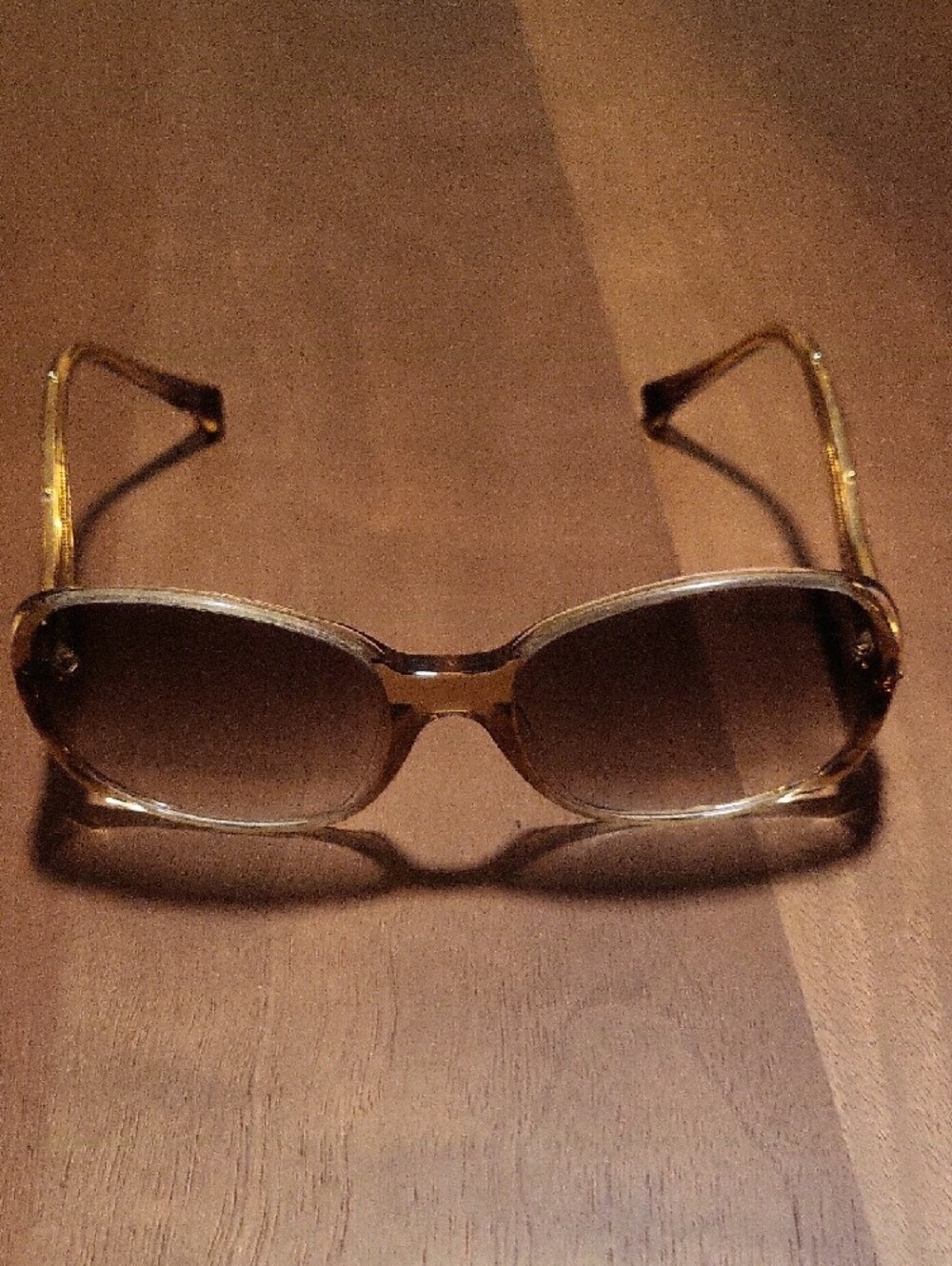 Louis Vuitton Women's Brown Gradient Oversized Sunglasses - Picture 4 of 4